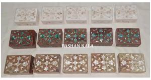 Cajas de joyería rectangulares de piedra de jabón natural con hermosas incrustaciones de nácar para regalos empresariales y decoración del hogar. - Product Image 2