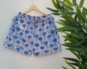 Elegante conjunto de pijamas familiares con estampado floral 100% algodón, ropa de dormir cómoda y a juego para todas las edades. - Product Image 4