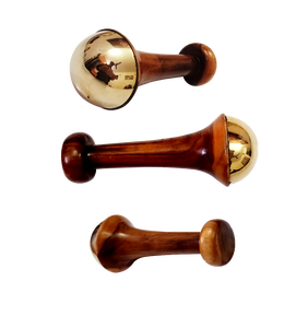 Varita de masaje facial y corporal Kansa hecha a mano por Senoras |   Herramienta Ayurvédica de Bronce con Función Reafirmante para la Piel |   Hecho en India - Product Image 1
