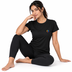 La tela de algodón suave le da a la camiseta de mujer un aspecto limpio y una comodidad suave para el uso diario, fácil de combinar y que permite movimiento relajado durante todo el día. - Product Image 6