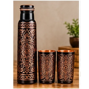 Ensemble de bouteilles d'eau en cuivre artisanal, finition martelée, utilisation portable en voyage, design moderne - Product Image 2