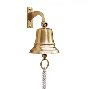 Cloche de bateau en laiton massif avec corde de tirage, à fixer au mur, décoration nautique vintage, cloche suspendue gravée sur mesure - Product Image 1