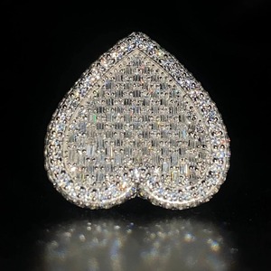 Anillo de Corazón de Moissanita de Lujo con Diseño de Pavé Completo, Piedras Brillantes, Joyería de Moda Elegante y Atrevida - Product Image 1