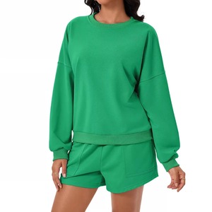 Conjunto de 2 Piezas Personalizado para Mujer, Sudadera con Cuello Alto y Pantalones Cortos, Verde, Corte Regular, Ecológico, Transpirable, Verano - Product Image 4