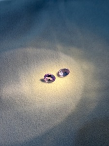 Pierre précieuse Alexandrite à changement de couleur, ovale, cultivée en laboratoire, taille facettes, jeu de couleurs irisées, effet feu, 10x8mm à 12x16mm, pour bijoux - Product Image 3