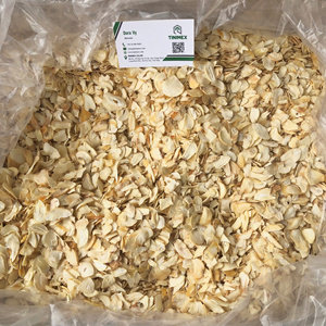 Ail séché en tranches de saison, marque TINIMEX du Vietnam, durée de conservation 1 an, sac PP de 20 kg, service d'emballage en gros pour usine. - Product Image 1