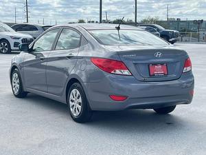 Auto Usado Confiable, Hyundai Accent SE <span class=keywords><strong>2017</strong></span>, Sedán de 4 Puertas (1.6L 4 cilindros 6A) - Product Image 3