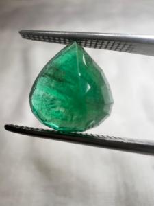 Pierre précieuse naturelle émeraude zambienne 4,03 ct, taille poire, facettée, verte, vente en gros, pour la fabrication de pendentifs et bagues de luxe - Product Image 3