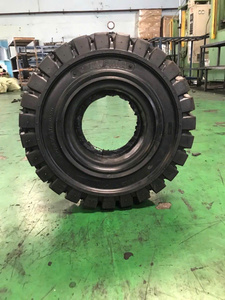 Pneu de chariot élévateur KUMA KF501, type plein, 300-15, usage intensif pour entrepôt - Product Image 5