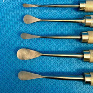 Instrumento Profesional Cobb Elevator para Cirugía de Columna Vertebral con Mango Ergonómico para Elevación Precisa de Huesos y Tejidos - Product Image 4