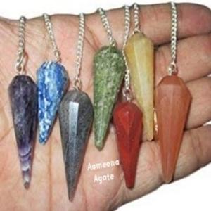 Péndulo de Cristal Natural Multigema Facetado en Forma de Cono para Sanación Reiki y Trabajo Energético de Aameena Agate - Product Image 3