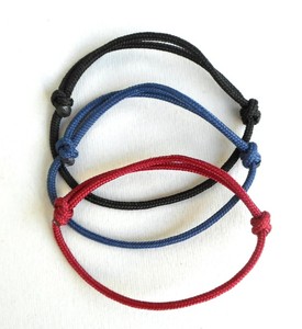 Pulsera de Paracord: Brazalete de Cuerda Delgada Ajustable, Color Sólido, Regalo para Escaladores, Joyería Deportiva - Product Image 3