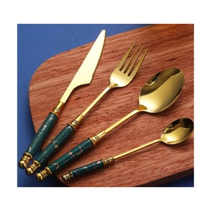 Elegante Juego de Cubiertos de Mármol Verde Chapado en Oro, Juego de Cubiertos de Acero Inoxidable de Grado Alimenticio con Acabado Espejo, Tenedor, Cuchara y Cuchillo - Product Image 2