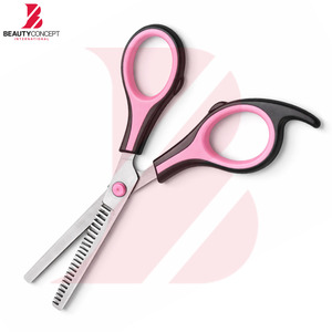 Tijeras de Adelgazamiento con Mango de Plástico Negro y Detalles Rosados, Tijeras Profesionales para el Cabello para Mujeres, Estilistas de Salón y Barberos - Product Image 6