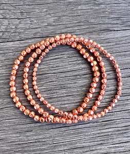 Bracelet manchette en cuivre pur fait main, en métal massif, ajustable, style minimaliste avec extrémités en forme de palette, bijou de guérison personnalisé - Product Image 4
