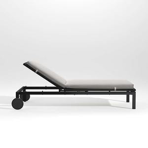 Chaise longue d'extérieur en aluminium de qualité supérieure avec coussin épais – Chaise longue moderne pour piscine, mobilier d'hôtel et de complexe hôtelier - Product Image 4