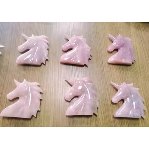 Cuarzo Rosa natural tallado a mano Unicornio Cristal Artesanía Piedras semipreciosas Curación Decoración del hogar Estatuilla - Product Image 2