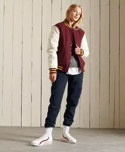 Chaqueta Varsity con Logotipo Personalizado del Fabricante, Chaqueta Negra Lisa de Cuero Premium de Alta Calidad, Mangas de Cuero Cálidas, Tallas Grandes para Hombre - Product Image 3