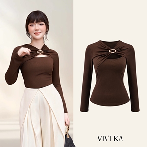 เสื้อถักไหมพรมสีน้ำตาลสำหรับผู้หญิง แขนยาว คอวี แต่งกระดุม ดีไซน์เข้ารูป ผ้าริบยืดหยุ่น สไตล์ลำลอง เหมาะสำหรับฤดูใบไม้ร่วง รุ่น SIENNA - Product Image 1