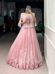 ชุดเลเฮนกาสำหรับงานต้อนรับดีไซเนอร์ พร้อมเสื้อโคติสำหรับผู้หญิง - Product Image 3