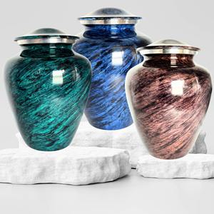 Urna de Alta Calidad Estilo Americano con Acabado de Esmalte Blanco Mármol para Cenizas, Capacidad de 200 Pulgadas Cúbicas - Product Image 3