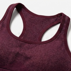 Leggings de yoga sans couture pour femme, personnalisables avec logo, de qualité supérieure, pour la gym, l'entraînement, le fitness, les activités sportives et les vêtements de sport. - Product Image 4