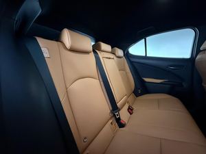 มินท์ 2023 ยู เอ็กซ์ 250เอช 2.0 เอฟ สปอร์ต ดีไซน์ - Product Image 5