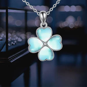 จี้สร้อยคอรูปใบโคลเวอร์สี่แฉกประดับโอปอล ชุบเงิน เครื่องประดับนำโชคสำหรับผู้หญิง ขายส่ง - Product Image 4