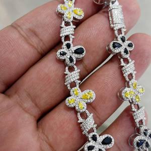 Bracelet en croix serti de diamants Dvars |   Moissanite taillée |   Bijoux Hip Hop en argent sterling 925 plaqué or |   Testeur de diamants - Certifié | - Product Image 2