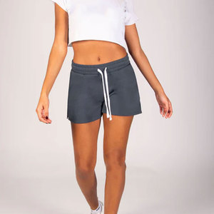 กางเกงขาสั้นผู้หญิง Ada ผิวสัมผัสนุ่มลื่น ทรงหลวมใส่สบาย เหมาะสำหรับการใช้งานแบบลำลองทั่วไป กางเกงขาสั้นผู้หญิง Ada - Product Image 1