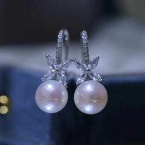 Boucles d'oreilles pendantes en argent 925 avec perle d'eau douce de 8-9 mm, forme œil de cheval, motif trèfle à quatre feuilles, perle Mantou haute densité, collection 2025 - Product Image 2