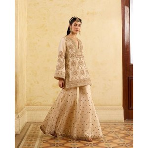 Hermoso conjunto de traje para mujer para fiestas con hilo y trabajo de secuencia - Product Image 6
