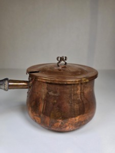 Casserole en cuivre de forme ronde, design vintage, poignée en bois, ustensile de cuisine en métal durable, utilisation générale pour cuisinière à gaz et à induction - Product Image 3