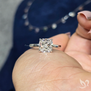 Anillo Solitario con Diamante Cultivado en Laboratorio de Corte Cojín de 3.00 CT en Oro Blanco de 18K |   Anillo de Compromiso Certificado por IGI - Product Image 3