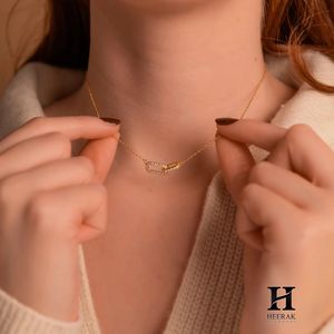 Collier tendance en or 14 carats avec pendentif diamant en chaîne, bijoux fins minimalistes - Product Image 5