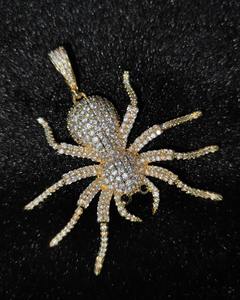 Colgante de Moissanita Araña Chapado en Oro, Plata 925, con Engaste de Garra Redondo Brillante, Joyería Unisex para Fiesta - Product Image 3