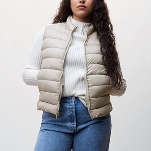 Chaleco Acolchado para Mujer, Diseño Premium, Protección Contra el Viento, Color Único, Fabricante al por Mayor - Product Image 3