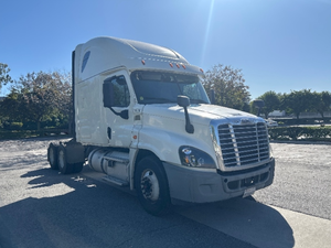 Camión Freightliner Cascadia 12564ST 2019 Usado en Buenas Condiciones con Transmisión Automática y 185,964 millas - Product Image 6