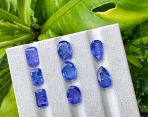 Lot de 8 pierres précieuses naturelles bleues ovales taille poire 17 carats, provenant du Rajasthan, évaluées par un tiers, ZUBEDA GEMS, vente en gros - Product Image 4