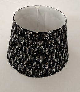 โคมไฟจีบหรูหราทำด้วยมือด้วยสีดำพิมพ์ลายดอกไม้วินเทจเหมาะสำหรับห้องนอนห้องนั่งเล่นตกแต่งบ้าน - Product Image 1