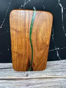 Planche de cuisine en bois massif avec résine époxy, planche de préparation alimentaire de luxe pour cuisines modernes - Product Image 2