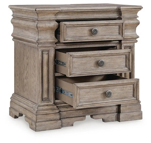 Signature Design by Ashley Blairhurst 3 drawer nightstand featuring a light grayish brown finish and classic style column detail - Product Image 4