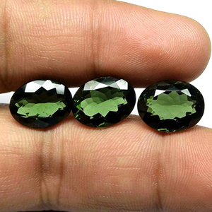 Lote de piedras preciosas de corte de moldavita auténtica, corte de piedra de forma ovalada, moldavita, República Checa, tamaño de piedra 6x4mm-7x5mm-8x6mm - Product Image 1