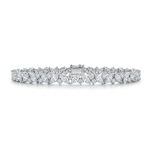 Precioso Brazalete con Diamante Cultivado en Laboratorio de Corte Cojín de 07 Quilates de Peso Total, Hecho a Mano en Oro Blanco de 18K Sostenible, Perfecto para Uso Diario - Product Image 1
