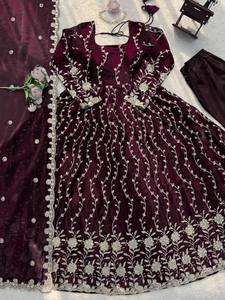 Ensemble de robe Anarkali en soie pour femmes, broderie de fils et de paillettes, tenue indienne pakistanaise, mariage, fête, Diwali - Product Image 5