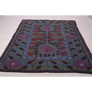 ผ้าห่มปูเตียงลายดอกไม้สไตล์โบฮีเมียน ลาวินาส คันธา ซูซานี ปักลายด้วยมือ ทำจากผ้าฝ้ายวินเทจ เป็นมิตรกับสิ่งแวดล้อม ซักได้ ผลิตในอินเดีย - Product Image 3