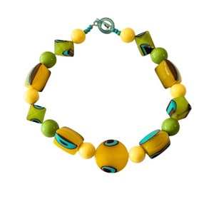 Collier artisanal en résine, nouvel article, voici le lien : artisanat artistique en résine - Product Image 1