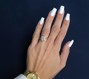 Anillo de diamantes de 3 quilates, diamante certificado por IGI, anillo de compromiso con diamante cultivado en laboratorio, corte esmeralda, VVS2, F, oro amarillo, personalizado - Product Image 4