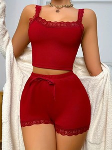 Conjunto de Salón con Encaje Rojo, Top sin Tirantes y Shorts de Punto Elástico de Poliéster, Ajuste Sexy, Ropa de Verano para Adultos, Corte Delgado - Product Image 5