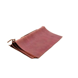 Cubierta de menú de doble pliegue personalizada de cuero A4 con soporte central elástico Carpeta de restaurante personalizada - Product Image 1